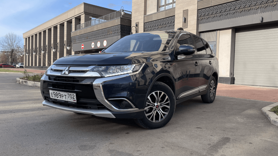 Аренда, прокат, каршеринг Mitsubishi Outlander 4х4 в Казани посуточно без водителя 