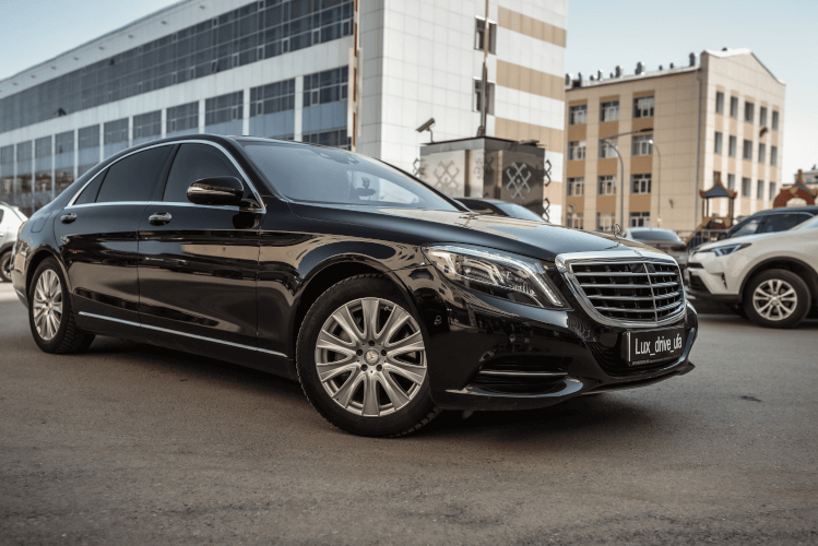 Аренда, прокат, каршеринг Mercedes-Benz S 400d в Казани посуточно без водителя 