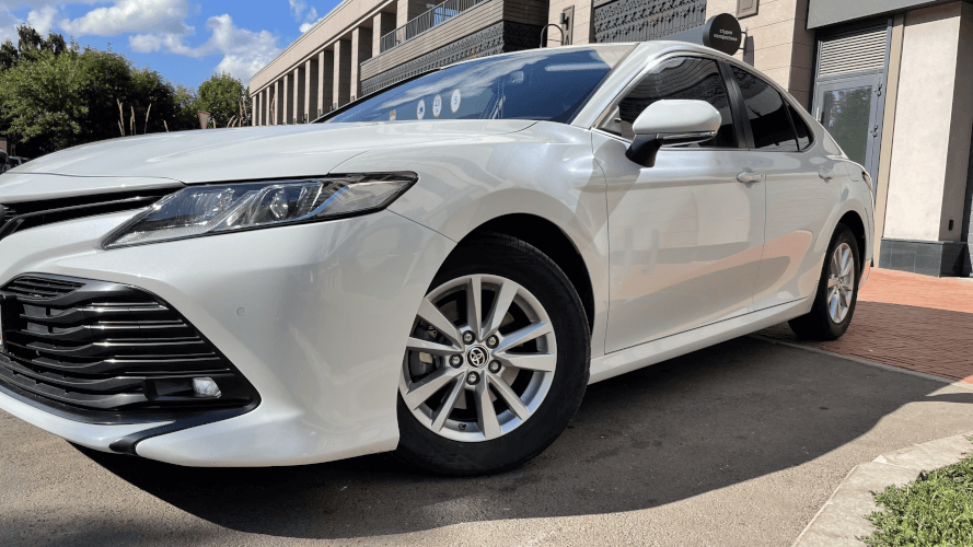 Toyota Camry 70 Elegance 2020 (фото 2)