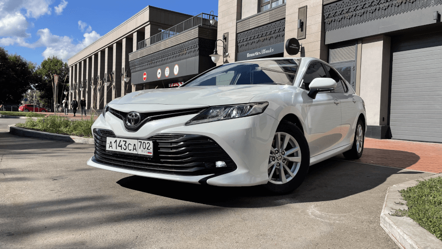 Аренда, прокат, каршеринг Toyota Camry 70 Elegance в Казани  почасово с водителем