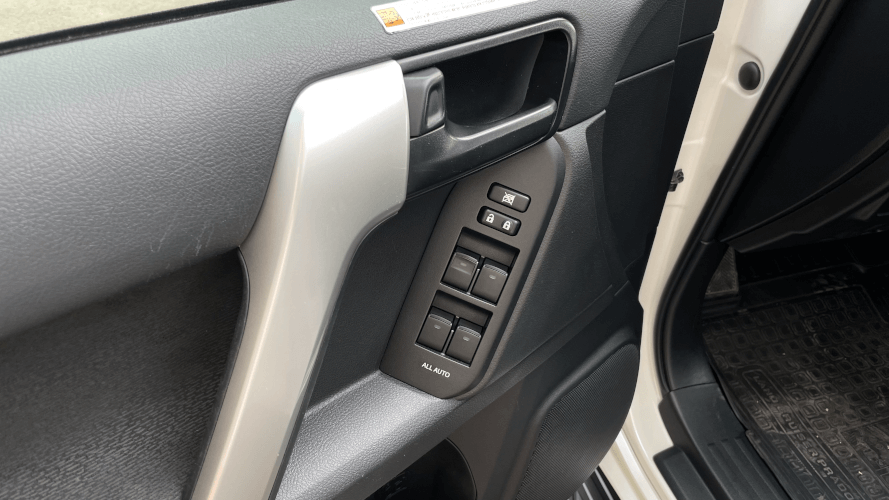 Toyota Land Cruiser Prado Elegance 2021 (фото 6)