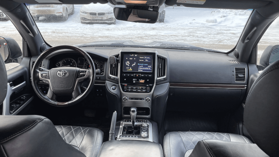 Toyota Land Cruiser 200 Elegance 2017 (фото 5)