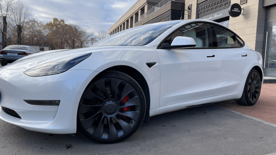 Tesla Model 3  Performance 2021 (фото 2)