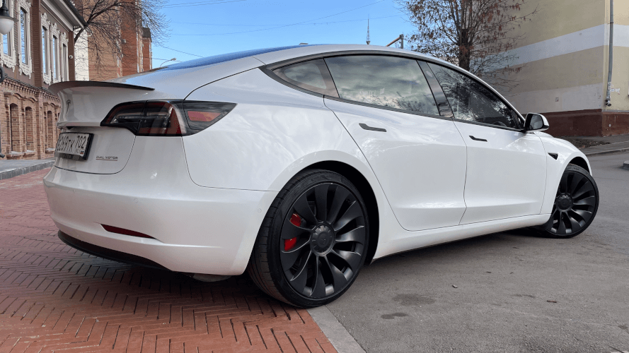 Tesla Model 3  Performance 2021 (фото 3)