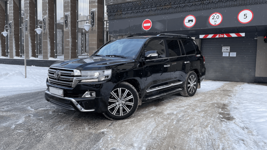 Аренда, прокат, каршеринг Toyota Land Cruiser 200 Elegance в Казани  почасово с водителем