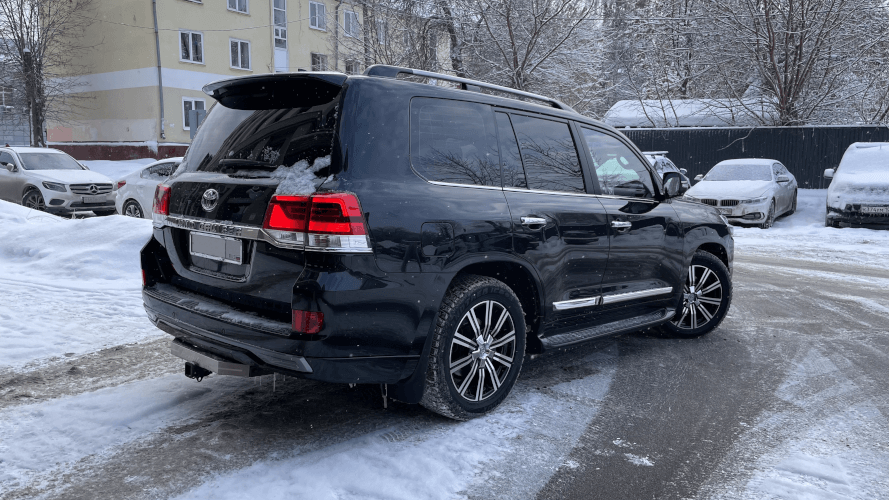 Toyota Land Cruiser 200 Elegance 2017 (фото 3)