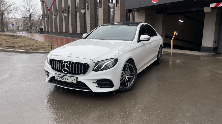 Аренда, прокат, каршеринг Mercedes-Benz E 200 AMG в Казани  почасово с водителем