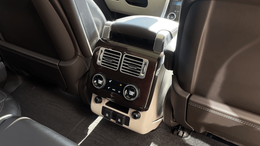 Land Rover Range Rover Vogue 2018 (фото 4)