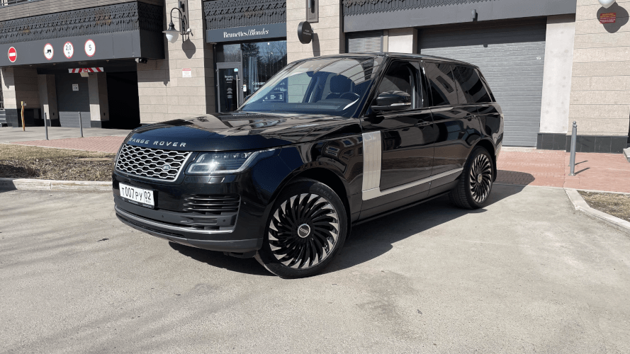 Land Rover Range Rover Vogue 2018 (фото 1)