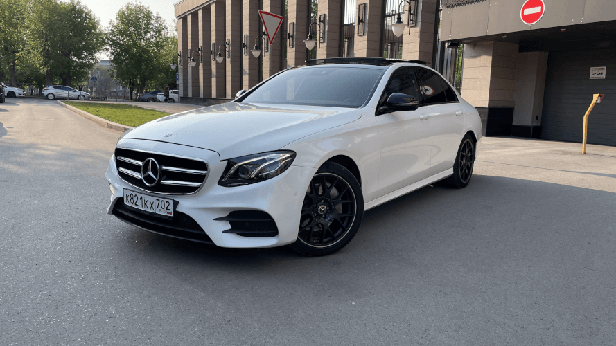 Аренда, прокат, каршеринг Mercedes-Benz E 200 AMG в Казани посуточно без водителя 