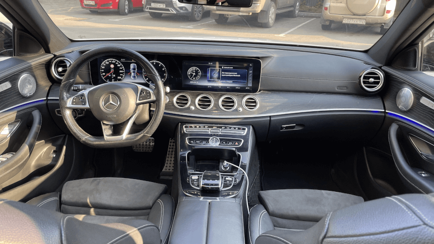 Mercedes-Benz E 200 AMG 2017 (фото 5)