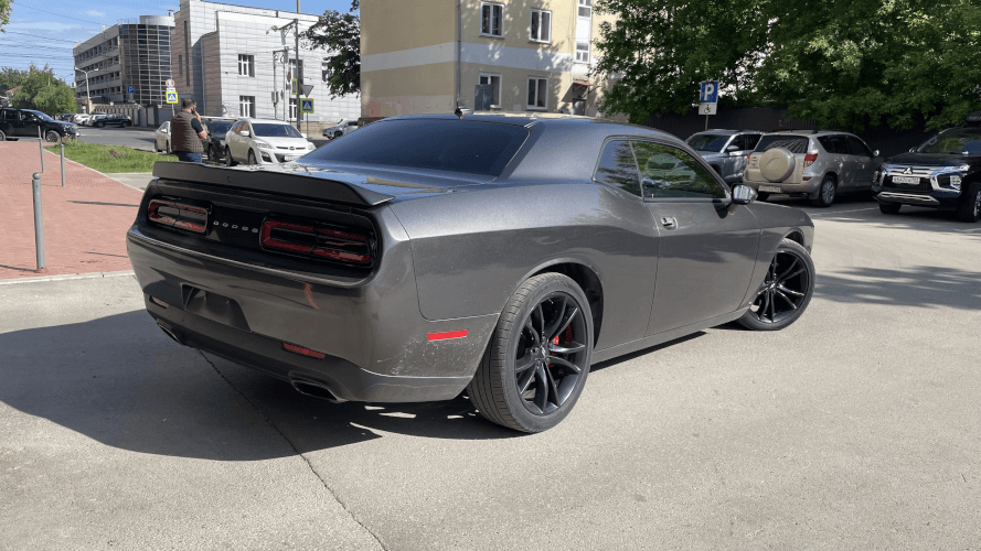 Dodge Challenger SRT 2017 (фото 2)