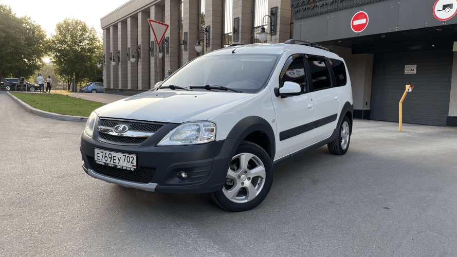 Lada Largus Cross Luxe 2020 (фото 1)