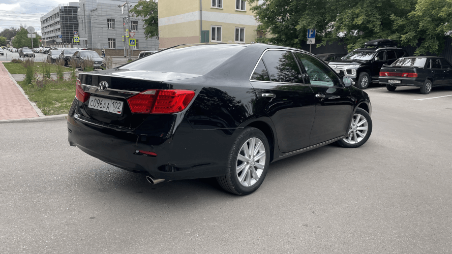 Toyota Camry Prestige 2015 (фото 2)