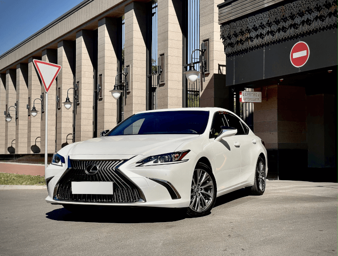 Lexus ES 250 2021 (фото 1)