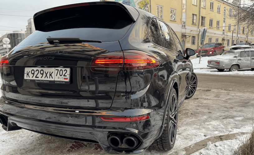 Porsche Cayenne GTS 2016 (фото 2)