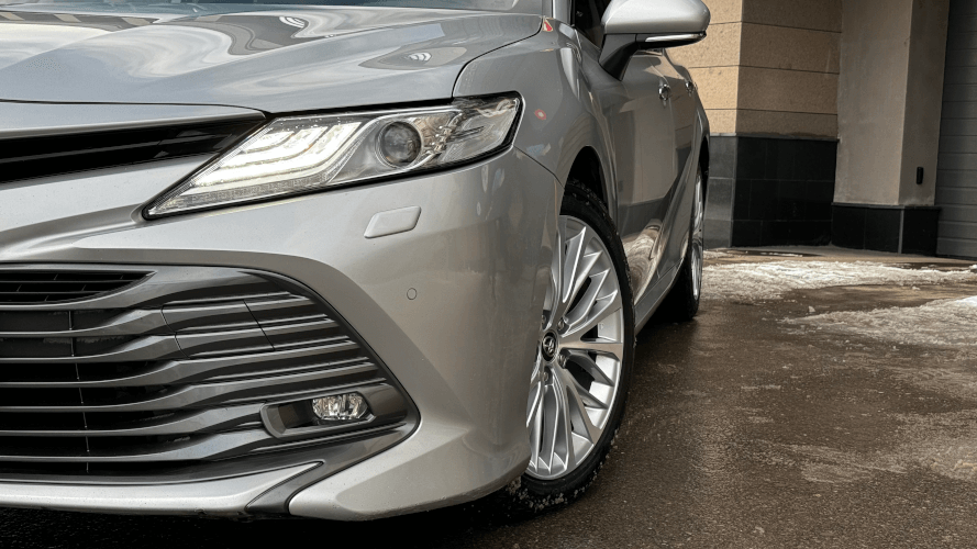 Toyota Camry 3.5л 70 кузов 2020 (фото 2)