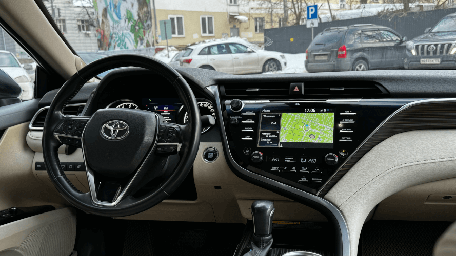 Toyota Camry 3.5л 70 кузов 2020 (фото 4)