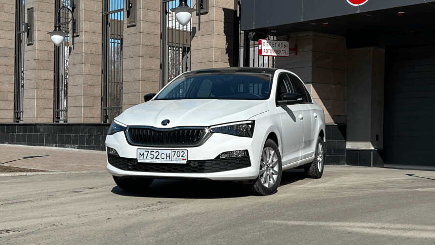 Аренда, прокат, каршеринг Skoda Rapid Ambition в Казани посуточно без водителя 