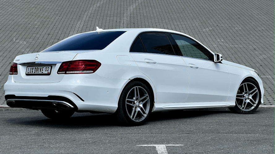 Mercedes-Benz E 212 AMG 2015 (фото 2)