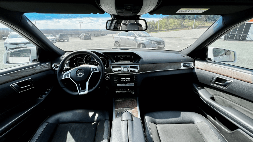 Mercedes-Benz E 212 AMG 2015 (фото 4)