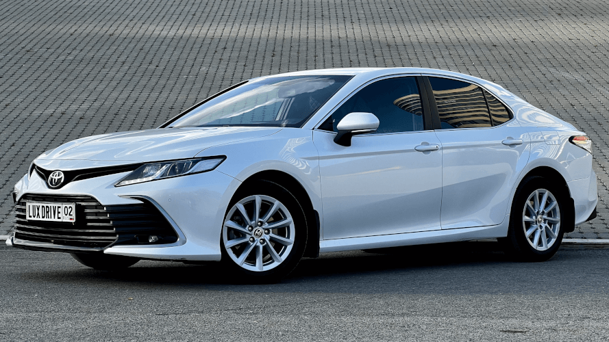 Аренда, прокат, каршеринг Toyota Camry 70 Elegance в Казани посуточно без водителя 